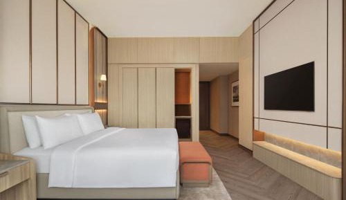 King Room with City View - High Floor
