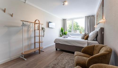 Standard Double Room with Shared Bathroom