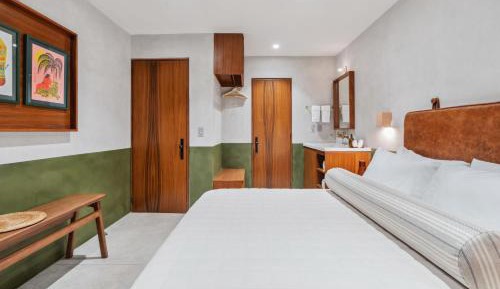 Queen Room with Garden View