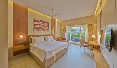 Deluxe Queen Room