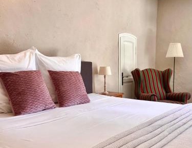 Deluxe King Suite