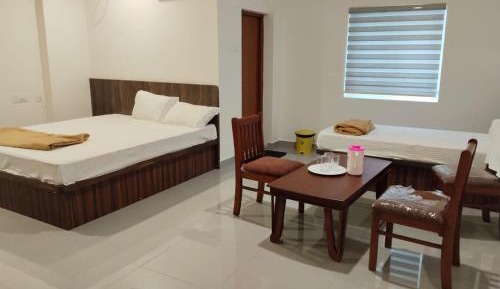 Deluxe Double Room (2 Adults + 1 Child)