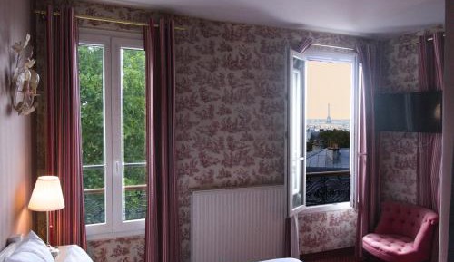 Deluxe Double or Twin Room with Partial Eiffel Tower or Sacré Coeur View