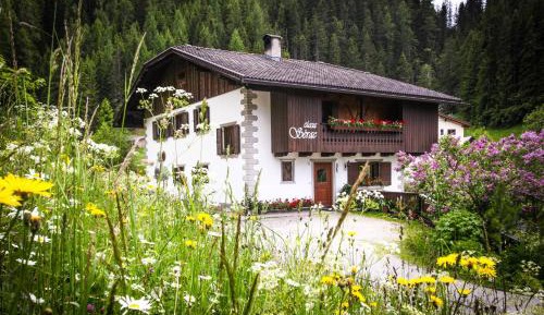 Apartment with Mountain View