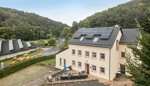 Seven-Bedroom House