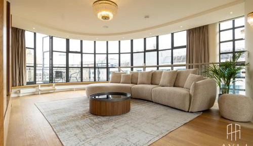 Suite 15 - Three-Bedroom Penthouse with Hot Tub