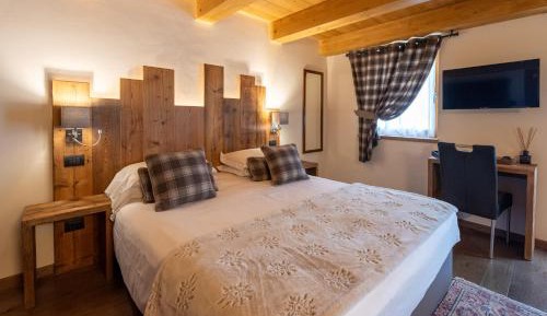 Double Room with Mountain View
