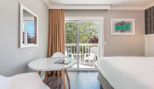 Queen Room with Two Queen Beds and Patio - Non-Smoking