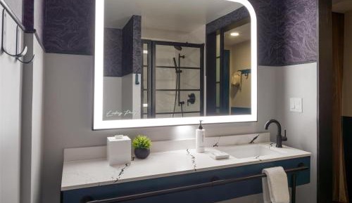 Deluxe King Room - High Floor