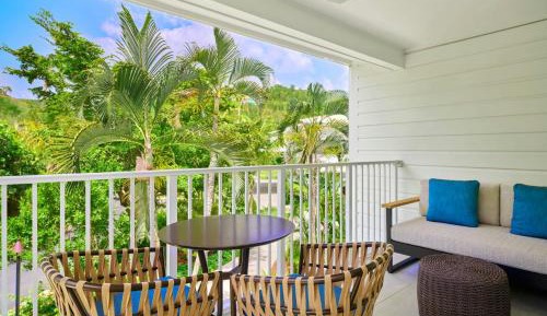Garden View King, Guest room, 1 King, Sofa bed, (Mobility & Hearing Accessible w/ Roll-in Shower)