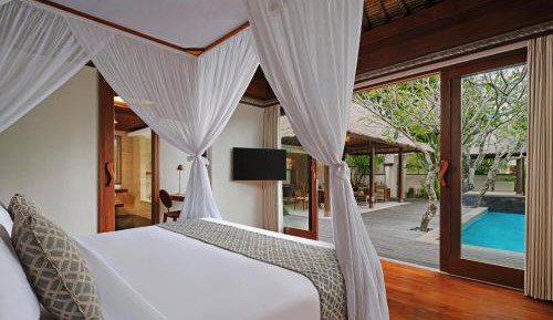 Three-Bedroom Villa with Pool and Garden View