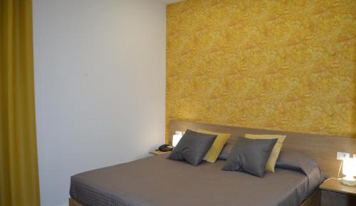 Deluxe Single Room