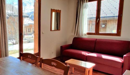 Chalet (6 Adults)