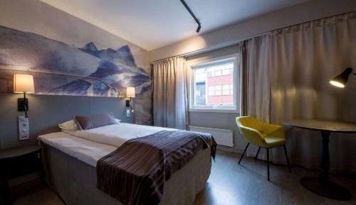 Standard Queen Room