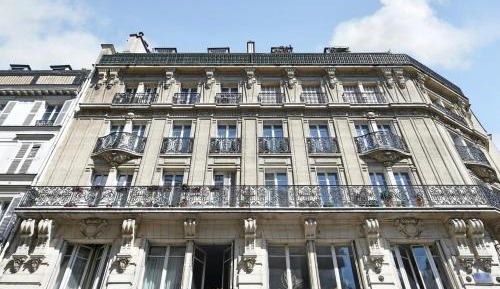 Deluxe King One-Bedroom with balcony GRENAT