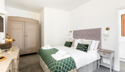 Two-Bedroom Apartment with Balcony