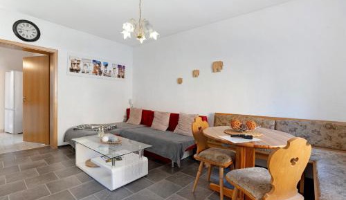 Superior One-Bedroom Apartment