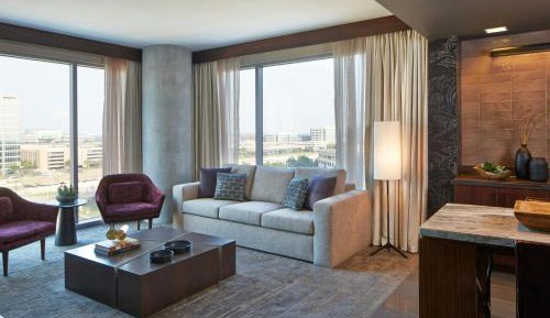 Executive Suite, 1 King, Sofa bed