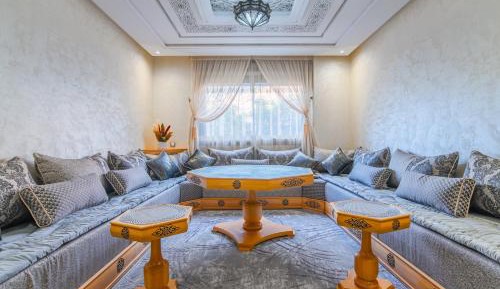 Deluxe Two-Bedroom Apartment with Garden View