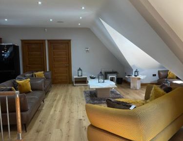 Deluxe Two-Bedroom Apartment with Garden View