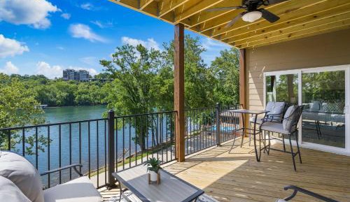 Apartment with Lake View