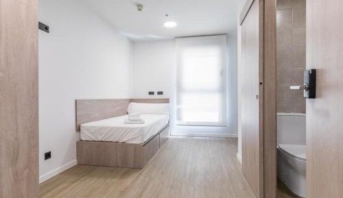 Single Room with Private Bathroom