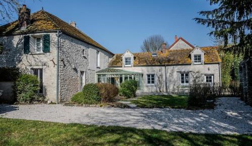 Seven-Bedroom House
