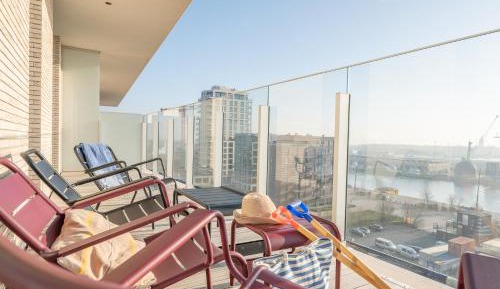 Two-Bedroom Apartment with Terrace and Sea View