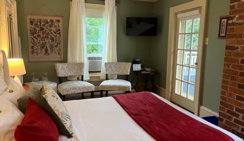  Superior Queen Room with Balcony (Merry 8) 