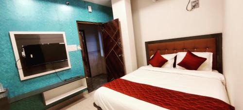 Deluxe Queen Room