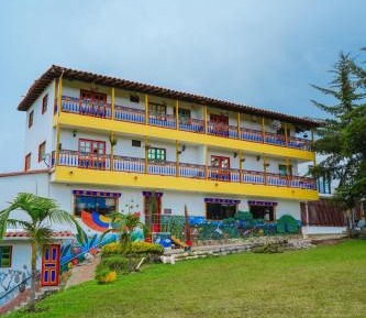 Two-Bedroom Deluxe Apartment with Balcony