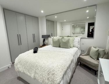 Two-Bedroom Deluxe Apartment