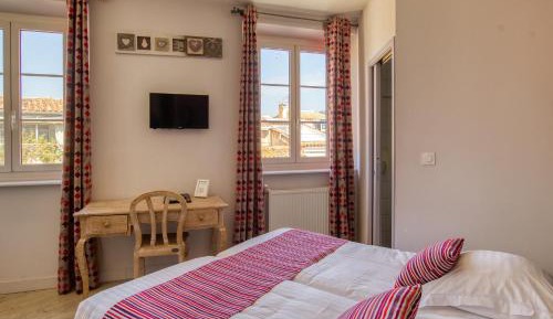 Double or Twin Room with City View