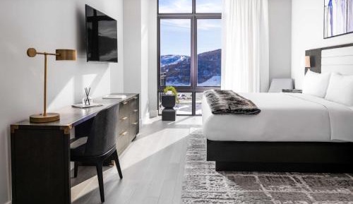 One-Bedroom Residence - Mountain Side