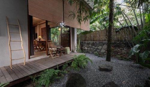 Suite with Garden View