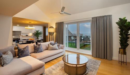 Luxury Three-Bedroom Apartment