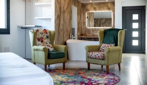 Room #1102774402
