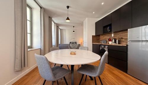 One-Bedroom Apartment with City View