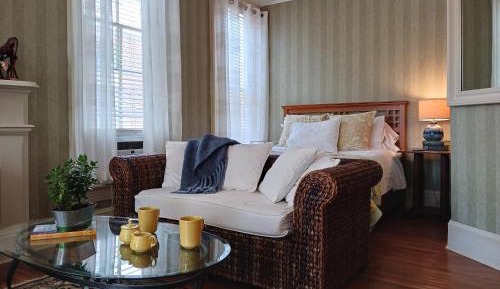 Quadruple Room with Private Bathroom