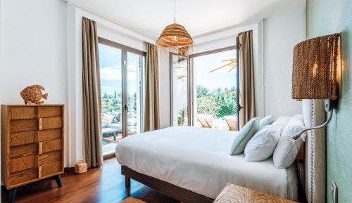 Deluxe Double Room with Balcony and Sea View