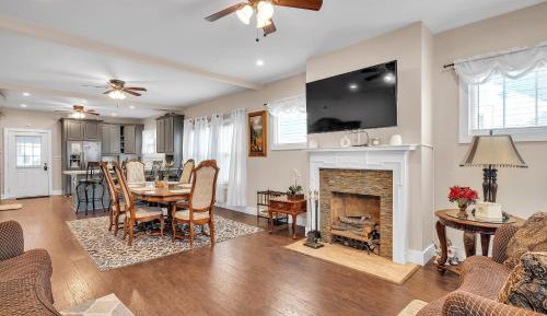 Four-Bedroom Holiday Home