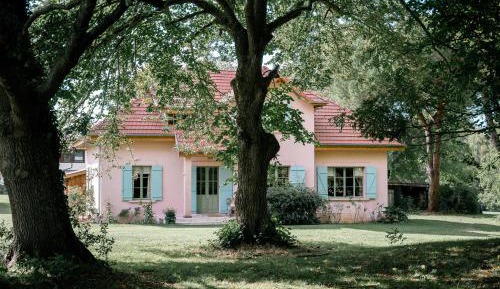 Villa with Garden View