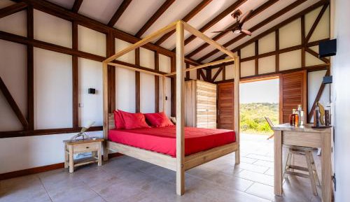 Deluxe Suite with Sea View