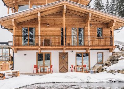 Three-Bedroom Apartment with Lake View
