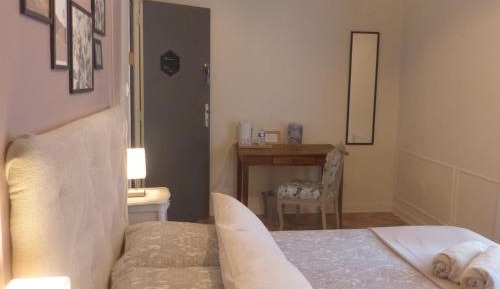 Deluxe Double Room with Shower
