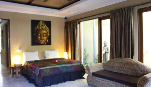 Deluxe Four-Bedroom Apartment