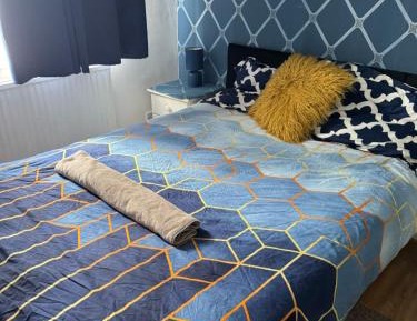 Standard Double Room with Shared Bathroom