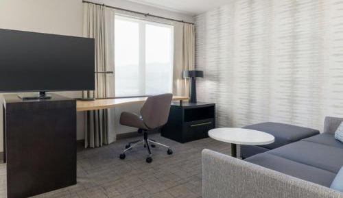 King Studio with Sofa Bed
