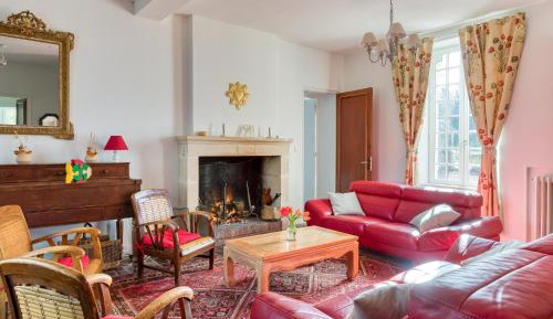 Seven-Bedroom Holiday Home