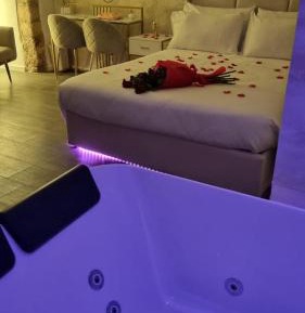 Queen Room with Spa Bath